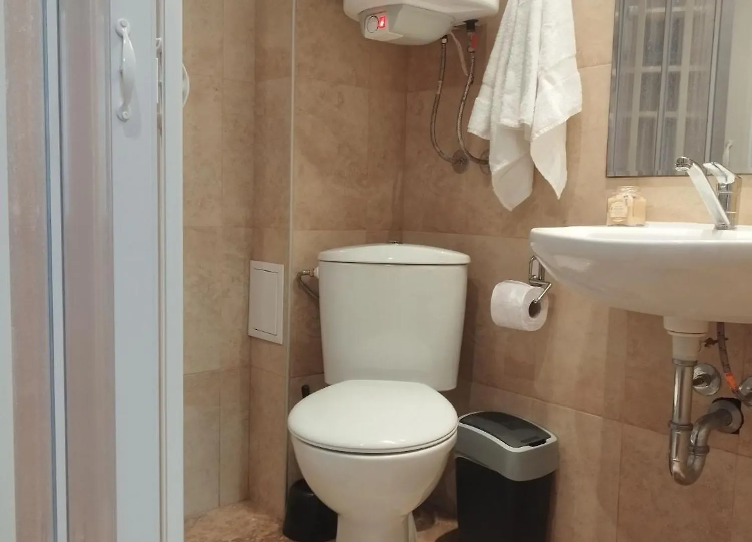 Home Station 1 Bed Room Brussels Belgium
